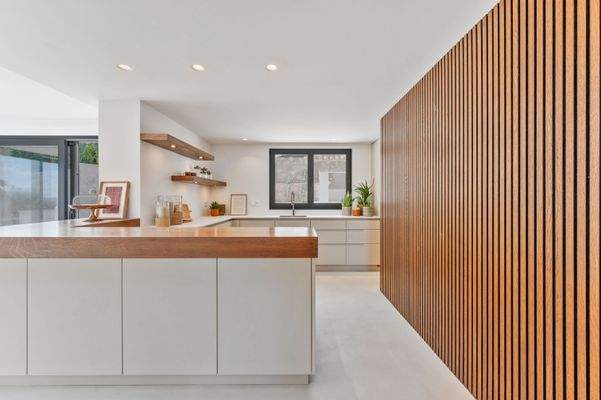Kitchen in villa in Costa d_en Blanes 4