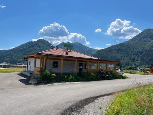 überdachter Gastgarten