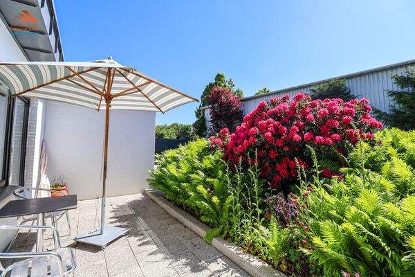 Nebengebäude - Terrasse