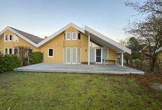 Haus mit riesiger Sonnenterrasse und Garten