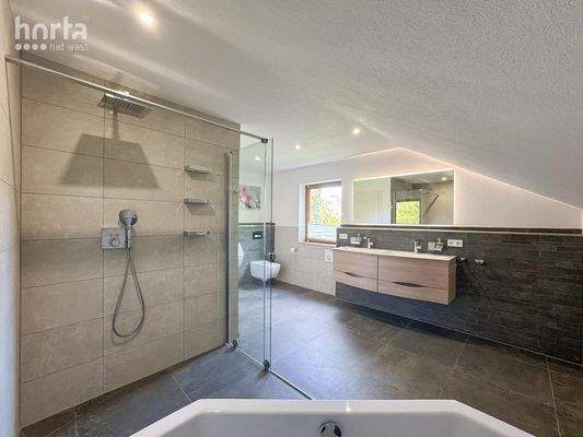 Dachgeschoss - Tageslichtbad