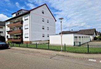 Hausansicht Giebelseite mit Garage