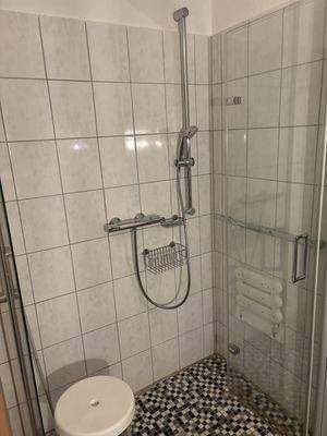 ebenerdige Dusche im Badezimmer / EG