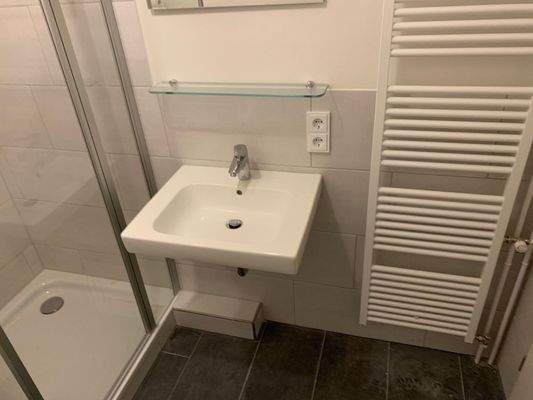 Modernes Badezimmer 2024