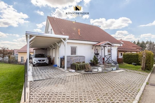 Hausansicht von links