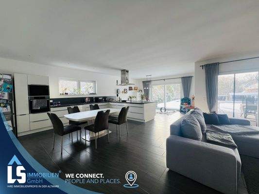 Offener Wohn- und Essbereich