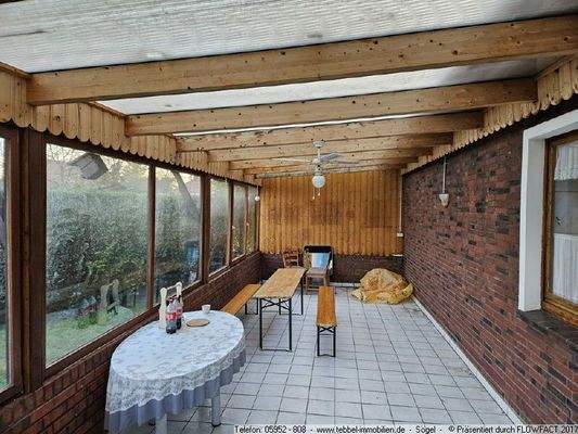 überdachte Terrasse - ähnlich einem Wintergarten