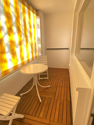 Balkon mit Sonnenschutz