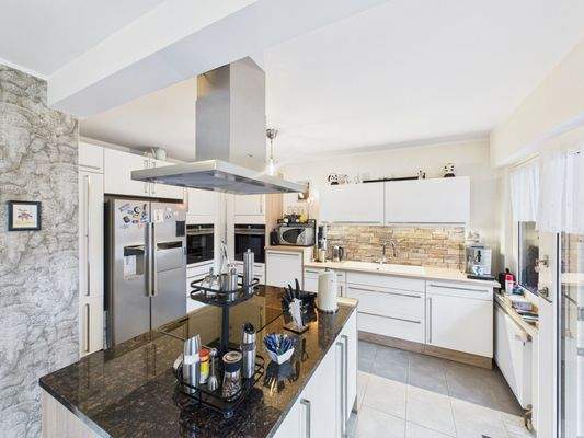 CAM03784G0-PR0091-STILL019