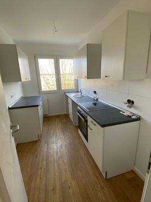 Küche mit modernem Fliesenspiegel.jpeg