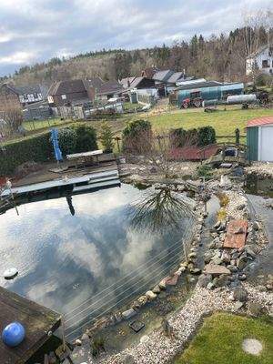 Grosser Garten mit schöner Teichanlage