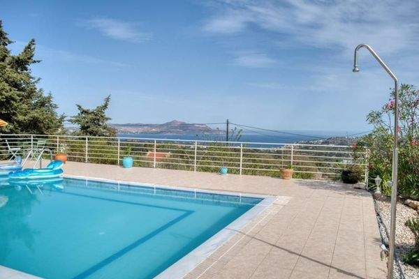 Kreta, Vamos: Möblierte Steinvilla mit Panoramablick auf Meer und Berge zu verkaufen