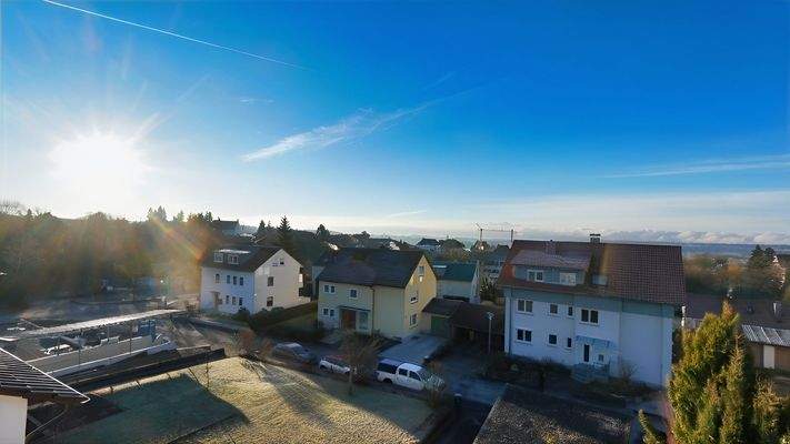 See-und Alpensicht vom Balkon der Dachgeschosswohnung
