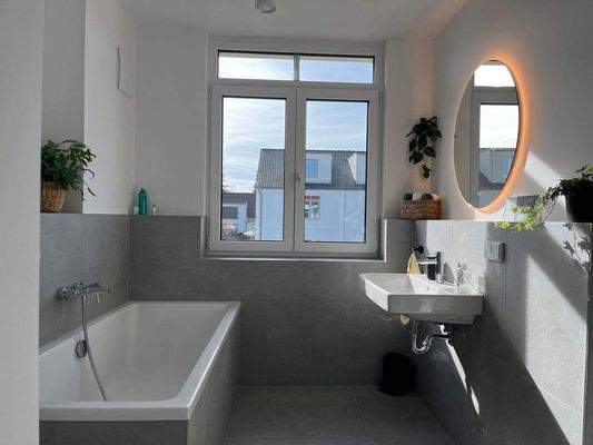 Musterhaus - Familienbad mit Wanne und Dusche