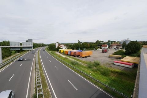 Untersiemau Halle, Untersiemau Hallenfläche