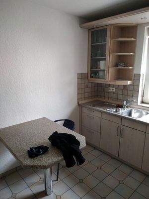 Integrierter Tisch in Küche