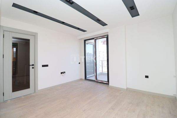 Apartment in a Complex with Pool Near City Hospital in Kepez Antalya