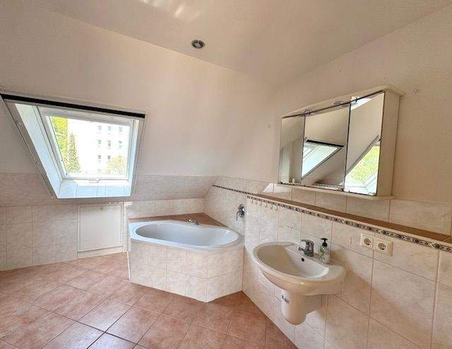 Maisonette-Wohnung mit Balkon und atemberaubender Aussicht - Foto 4