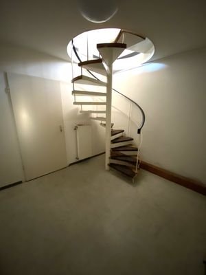SG, Flur mit Treppenaufgang ins EG