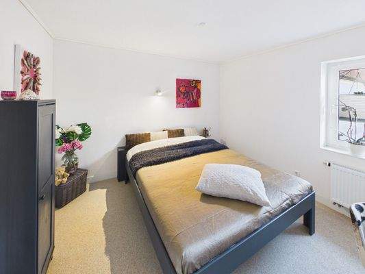 CAM03784G0-PR0100-STILL045