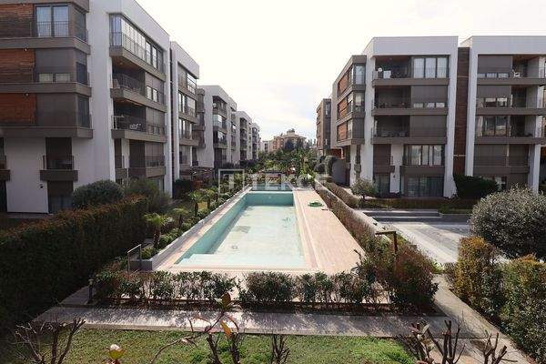 Apartment in a Complex with Parking in Konyaaltı, Antalya