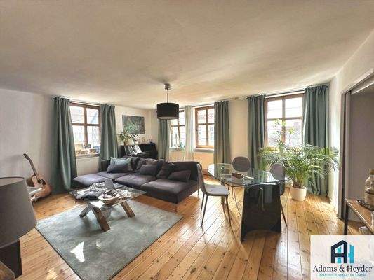 Wohnzimmer Bild 1 OG