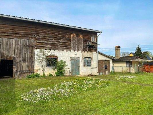 Scheune und Gartenhaus 