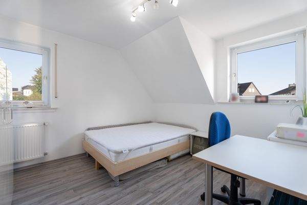 Schlafzimmer DG