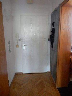 Eingangstür mit Panzerriegel