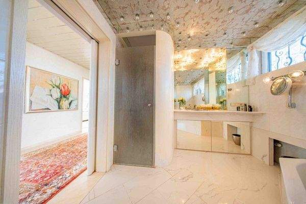 Bad mit Wanne Dusche 