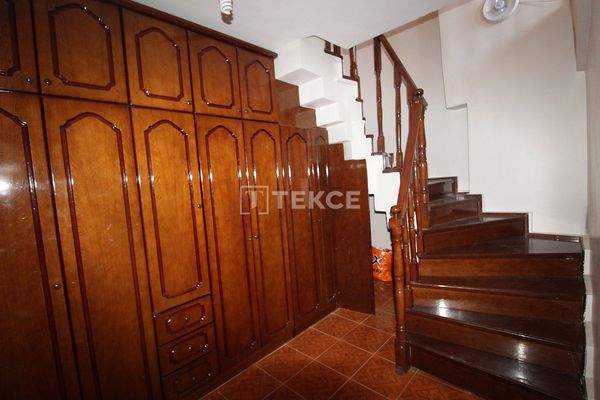 Duplex 5 Bedroom Apartment 1.3 Km to Metro in Eyüpsultan
