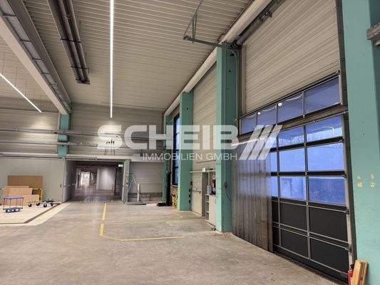 Durchgang zu den weiteren Hallen