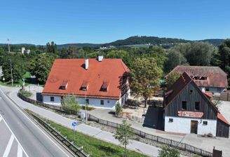 West Ansicht und Blick zur Burg Wolfstein