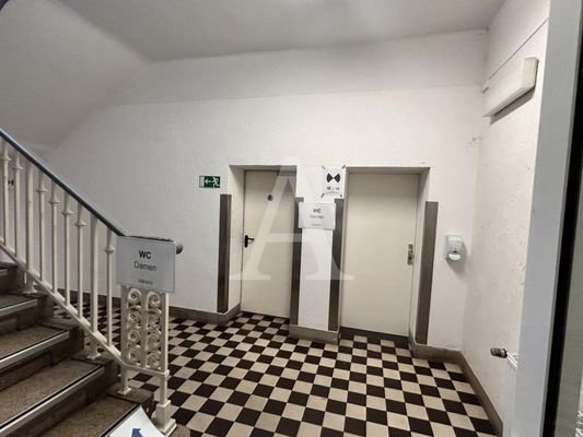 Treppenhaus_II_WC Räume
