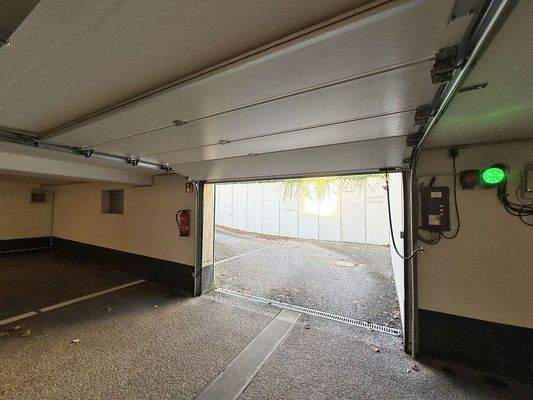 Zufahrt zur Tiefgarage Bild 1