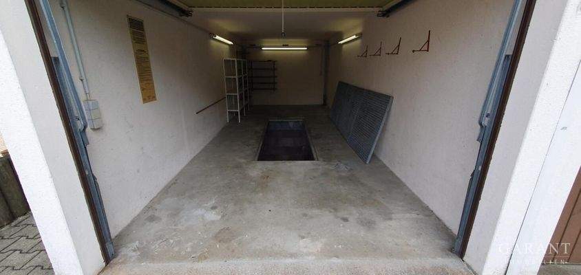 Garage mit Grube