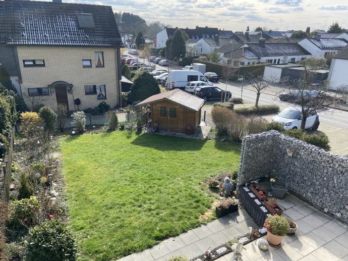 **TOP Reihenendhaus! 5-Zimmer Wohnglück mit Terrasse, Garten und Garage in Witzhelden**