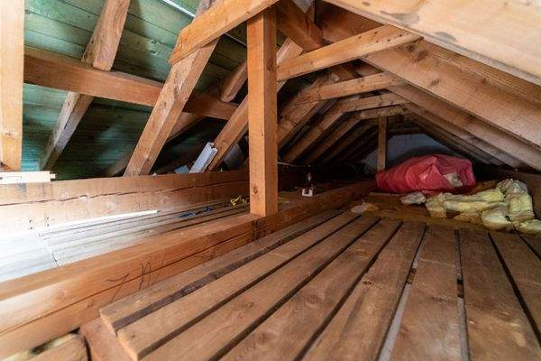 Dachboden mit Stauraum