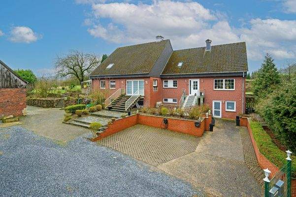 Zweifamilienhaus mit getrennten Eingängen