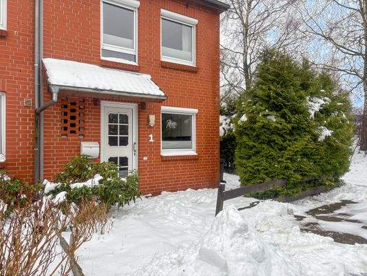 Hauseingang im Winter