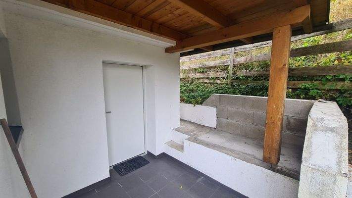 Überdachter Eingang