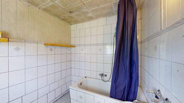 Badezimmer im Erdgeschoss