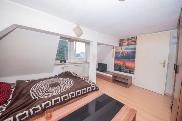 Schlafzimmer 2 von 2 DG Vorderhaus