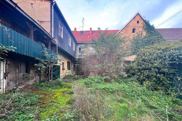 Aktuell sehr begrünter Innenhof