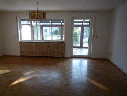 Wohnzimmer Erdgeschoßwohnung.JPG