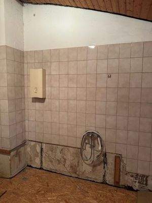 Bad 1. OG unrenoviert