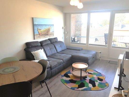 Lichtdurchflutetes Wohnzimmer