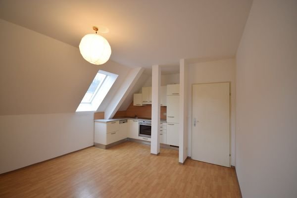 Kochbereich - 2 Zimmer Dachgeschoss Wohnung Miete Parsch Salzburg