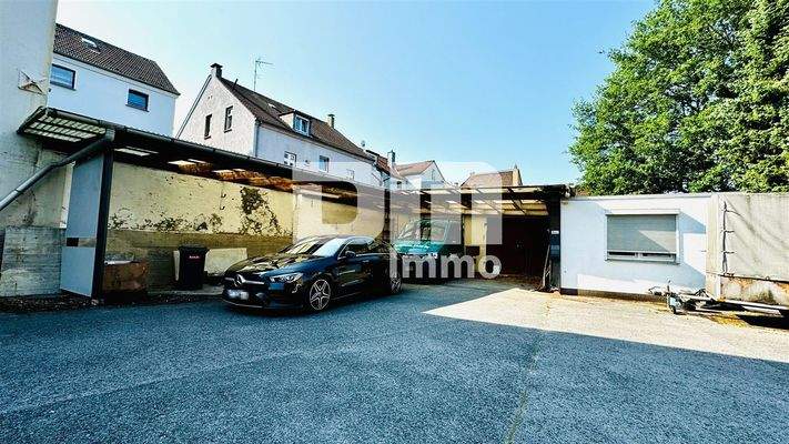 Nebengebäude / Büro / Halle / Schleppdach