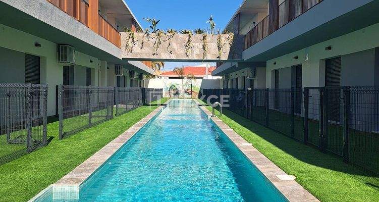Apartments Influenced by Thai Design in Pilar de la Horadada